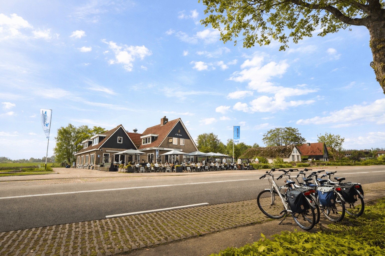 Vooraanzicht van Hotel d'Olde Smidse in Giethoorn